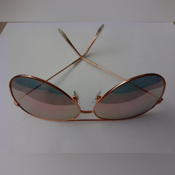 Gold/Pink Mirror Sunglasses like new - Picture 2 of 6